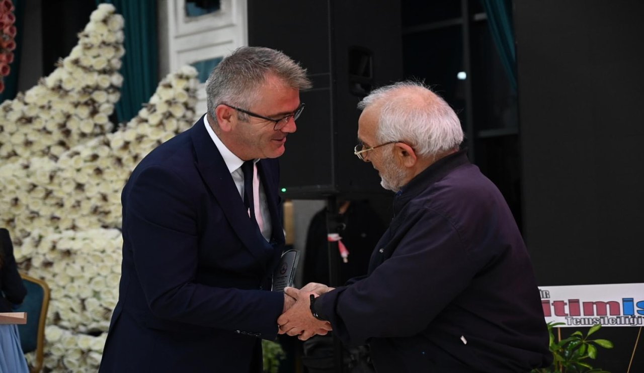 seydisehirde-emekli-ogretmenlere-vefa-gecesi-10.jpg