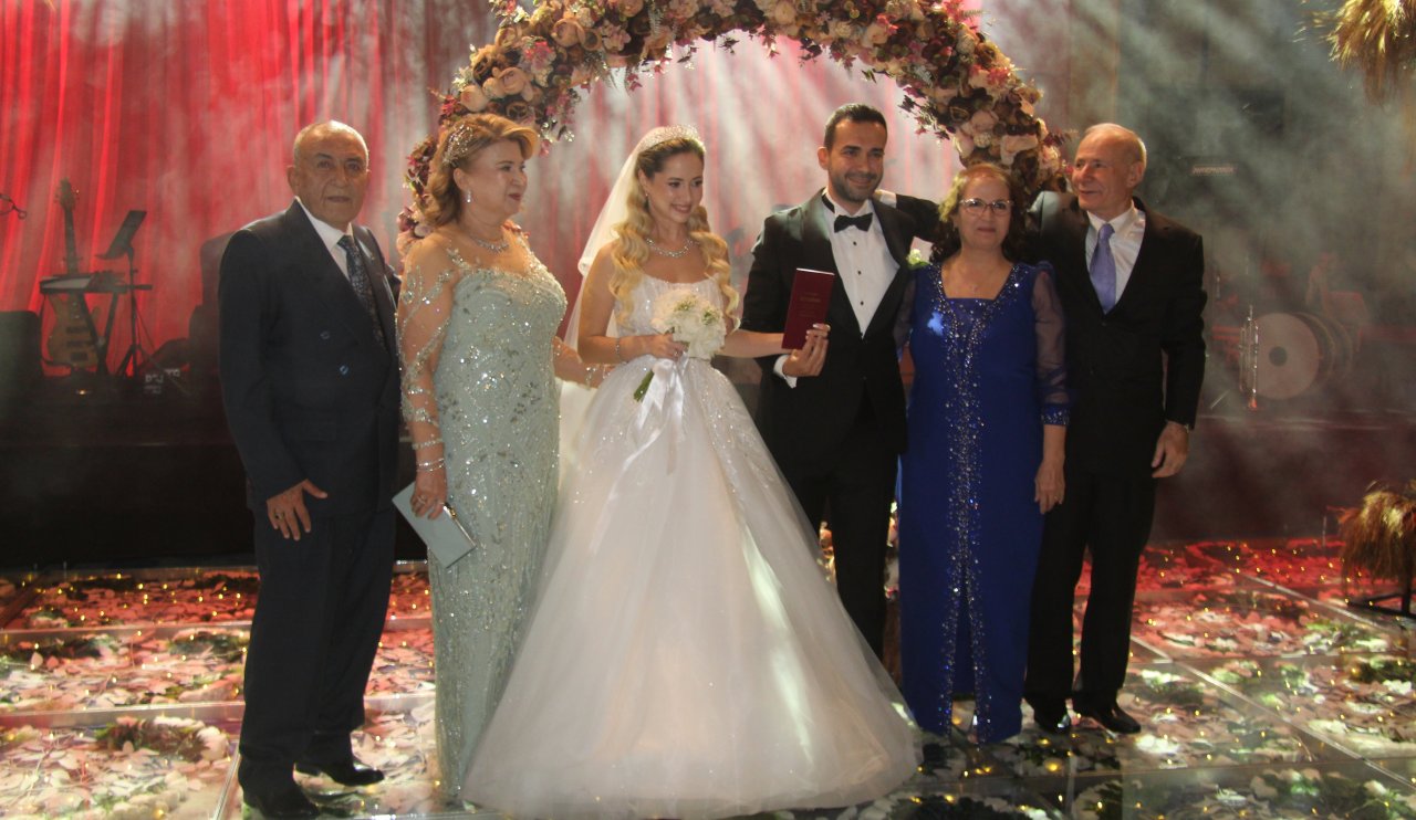 hande-ile-cagri-mutlu-gunu-1.jpg
