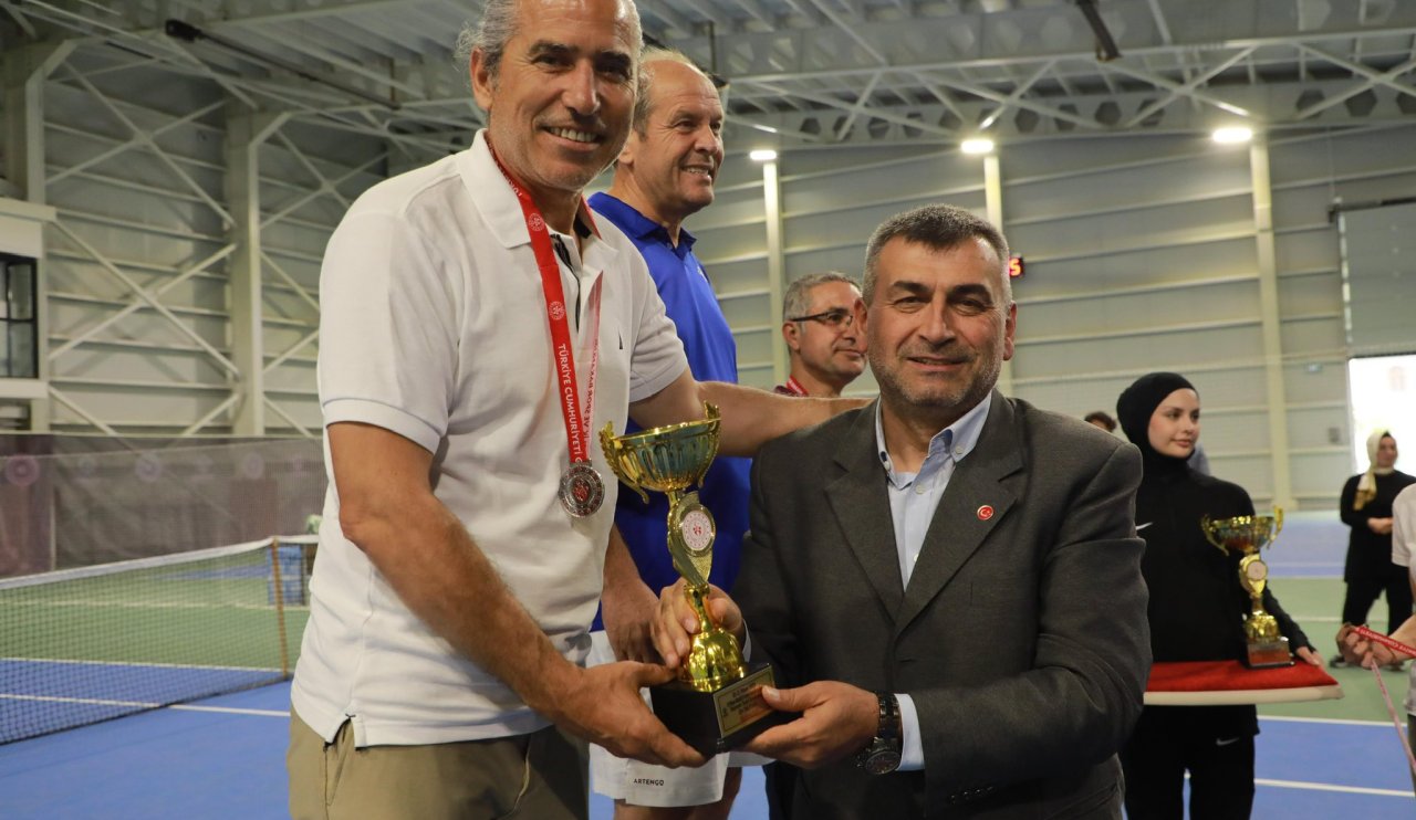 yalcin-odulunu-yavasdan-aldi-001.jpg
