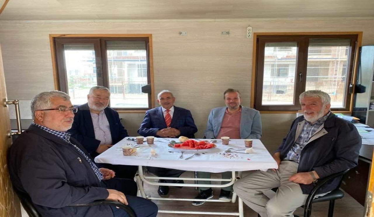 yillar-sonra-bir-aradalar.jpg