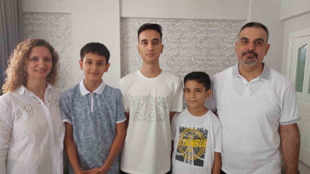 Türkiye’de böyle olay görülmedi! İki kardeş gündeme bomba gibi oturdu