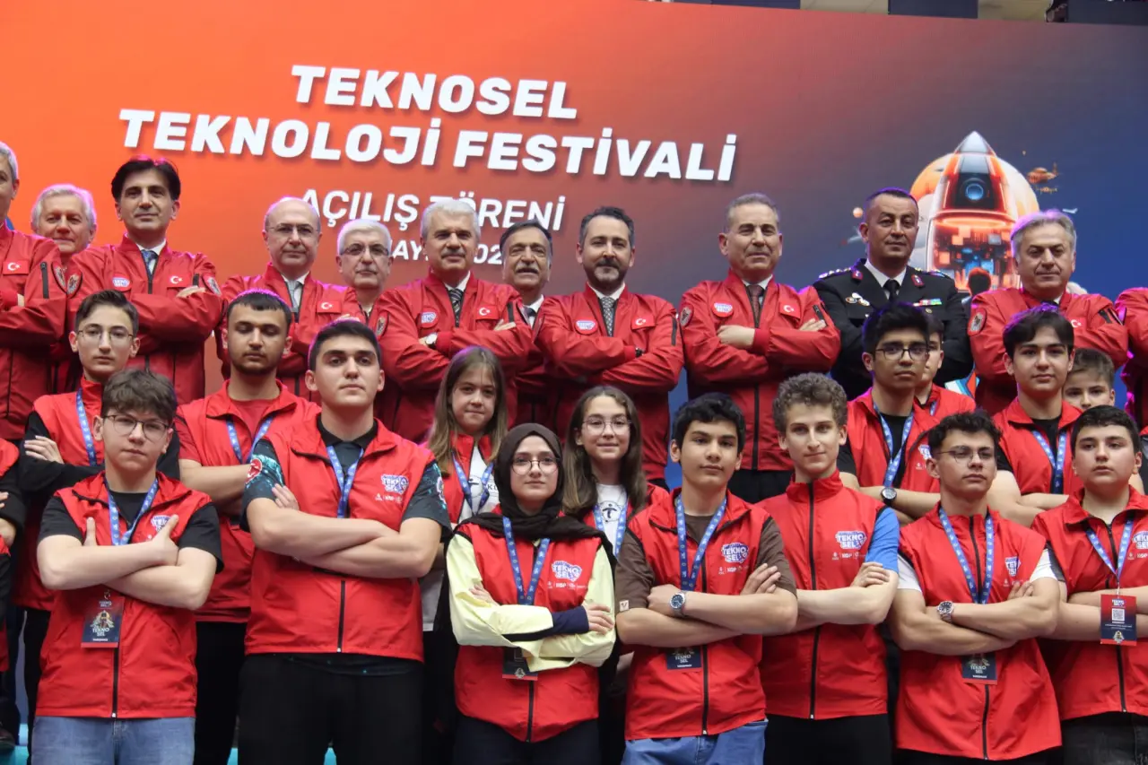 Konya’da teknoloji rüzgarı! TEKNOSEL 2026 kapılarını açtı 8