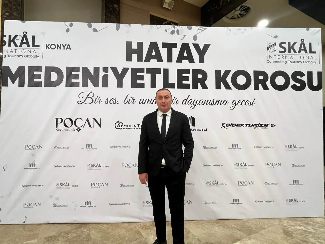 Konya’da yardım gecesine yoğun ilgi! Gelirler depremzedelere bağışlandı 6