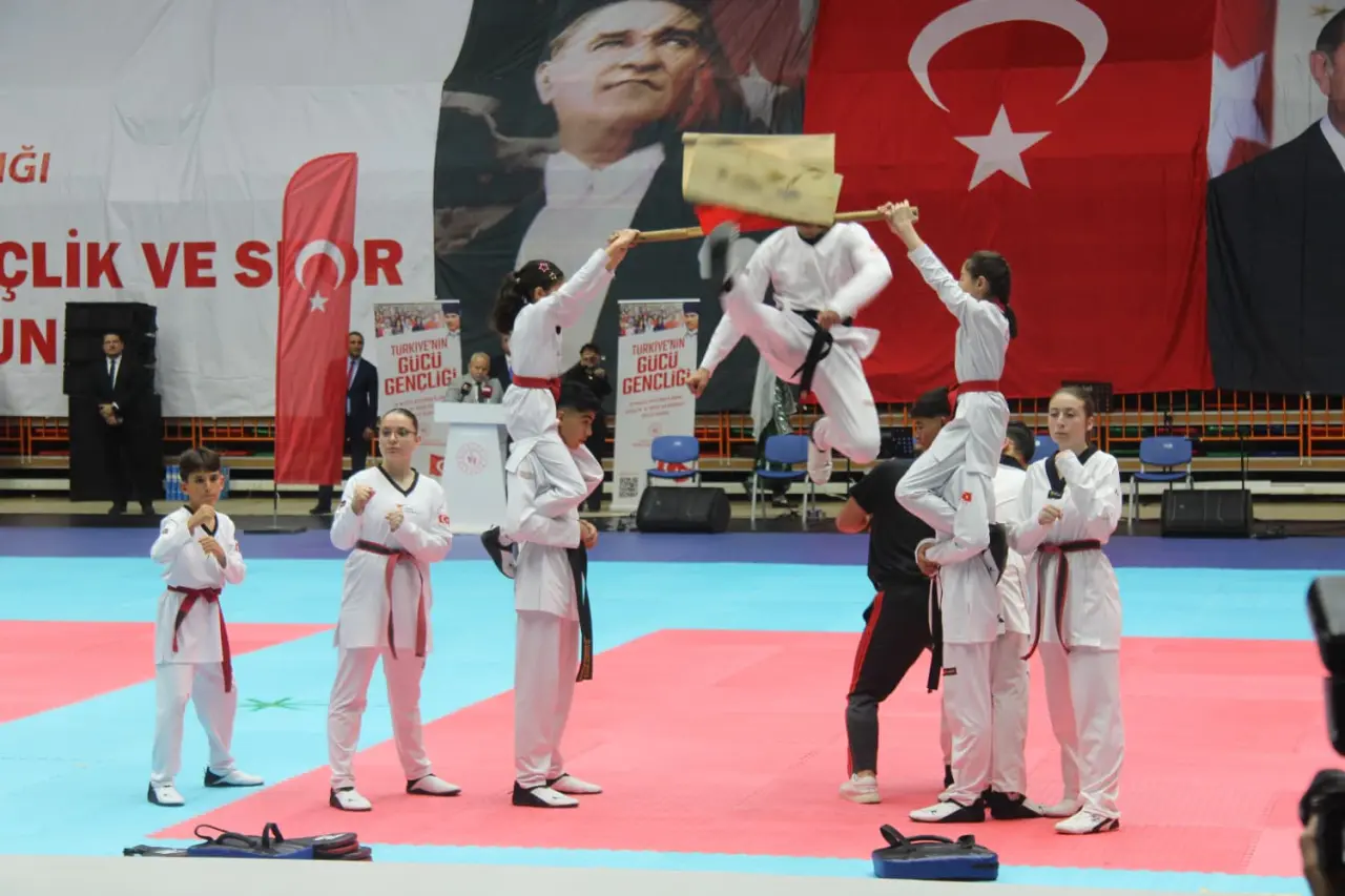 Konya’da 19 Mayıs coşkusu: Gençlik ve Spor Bayramı Kutlandı 5
