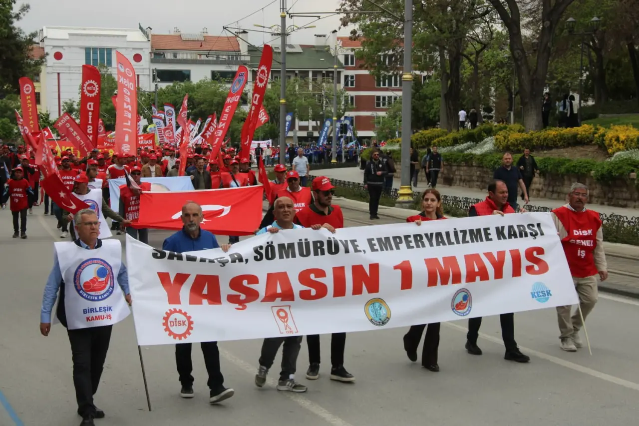 Konya’da 1 Mayıs coşkusu! İşçiler meydanlara çıktı 4