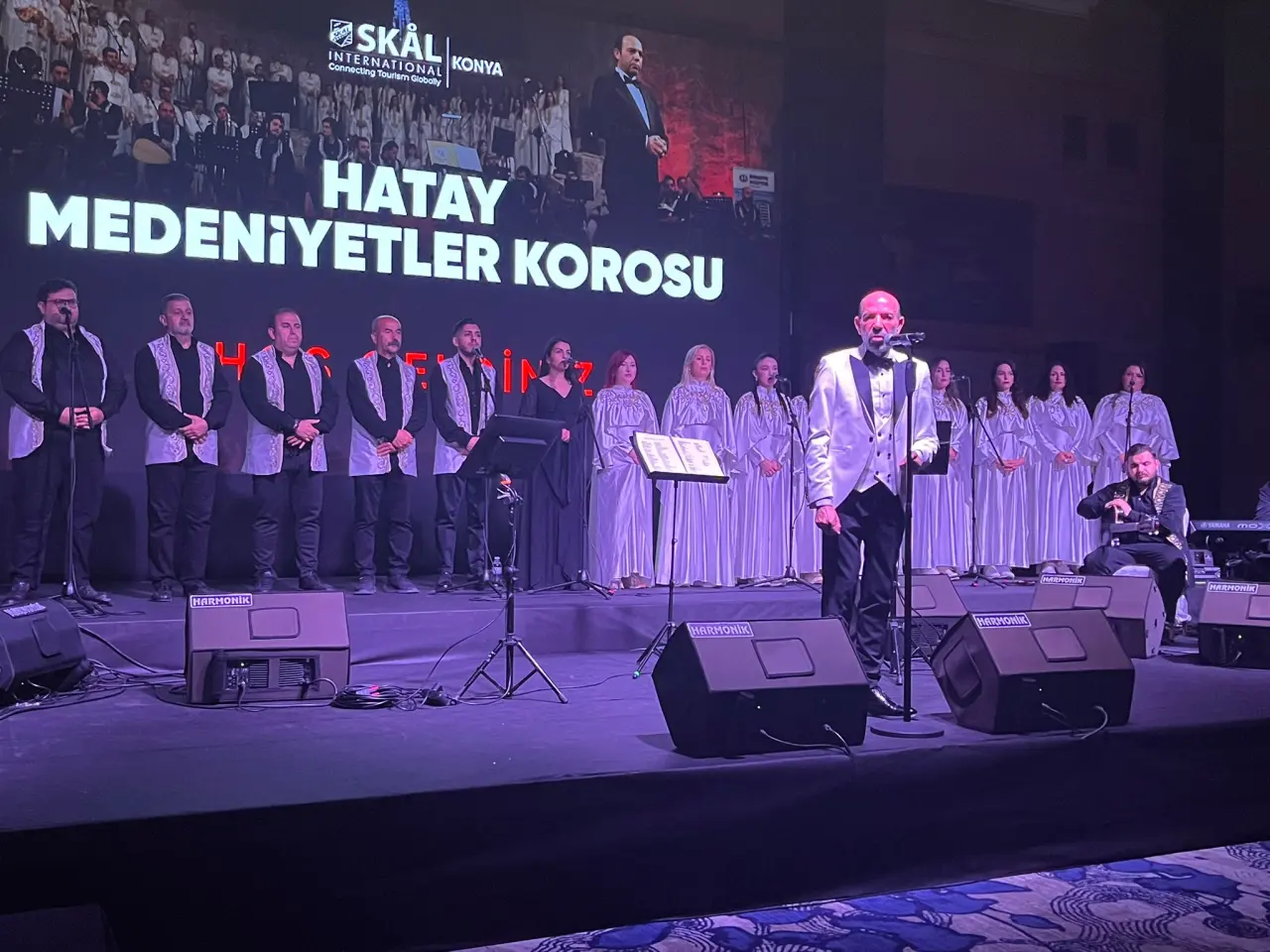 Konya’da yardım gecesine yoğun ilgi! Gelirler depremzedelere bağışlandı 4
