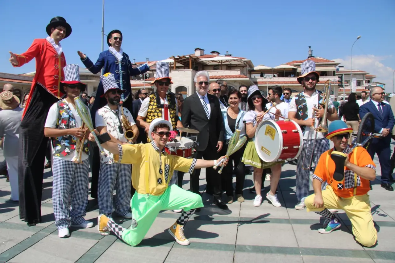 Karadağlı da katıldı! Tiyatro dünyasının gözü Konya’da 1