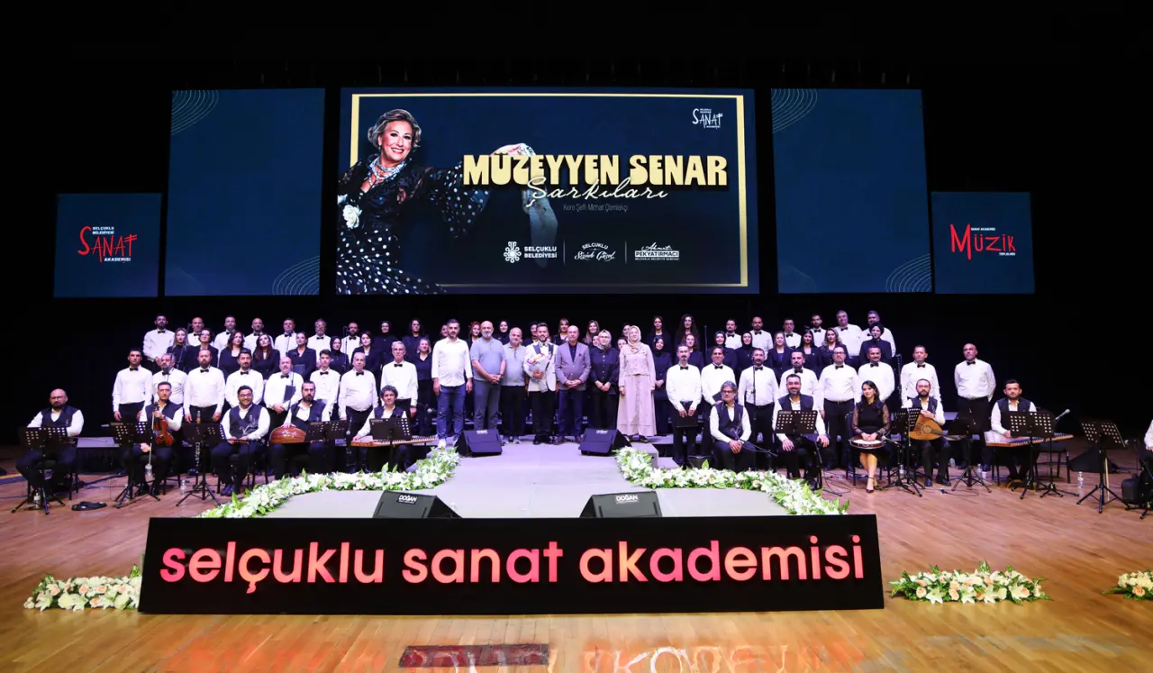 Konya'da nostalji rüzgarı: Müzeyyen Senar eserleri seslendirildi 6