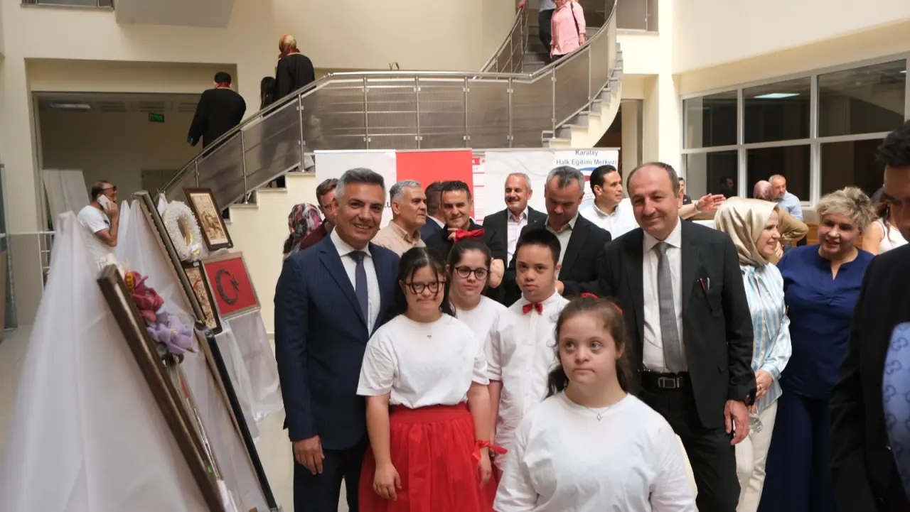 Konya Barosu’ndan özel çocuklara destek! Sergiye ziyaretçilerden tam not 1