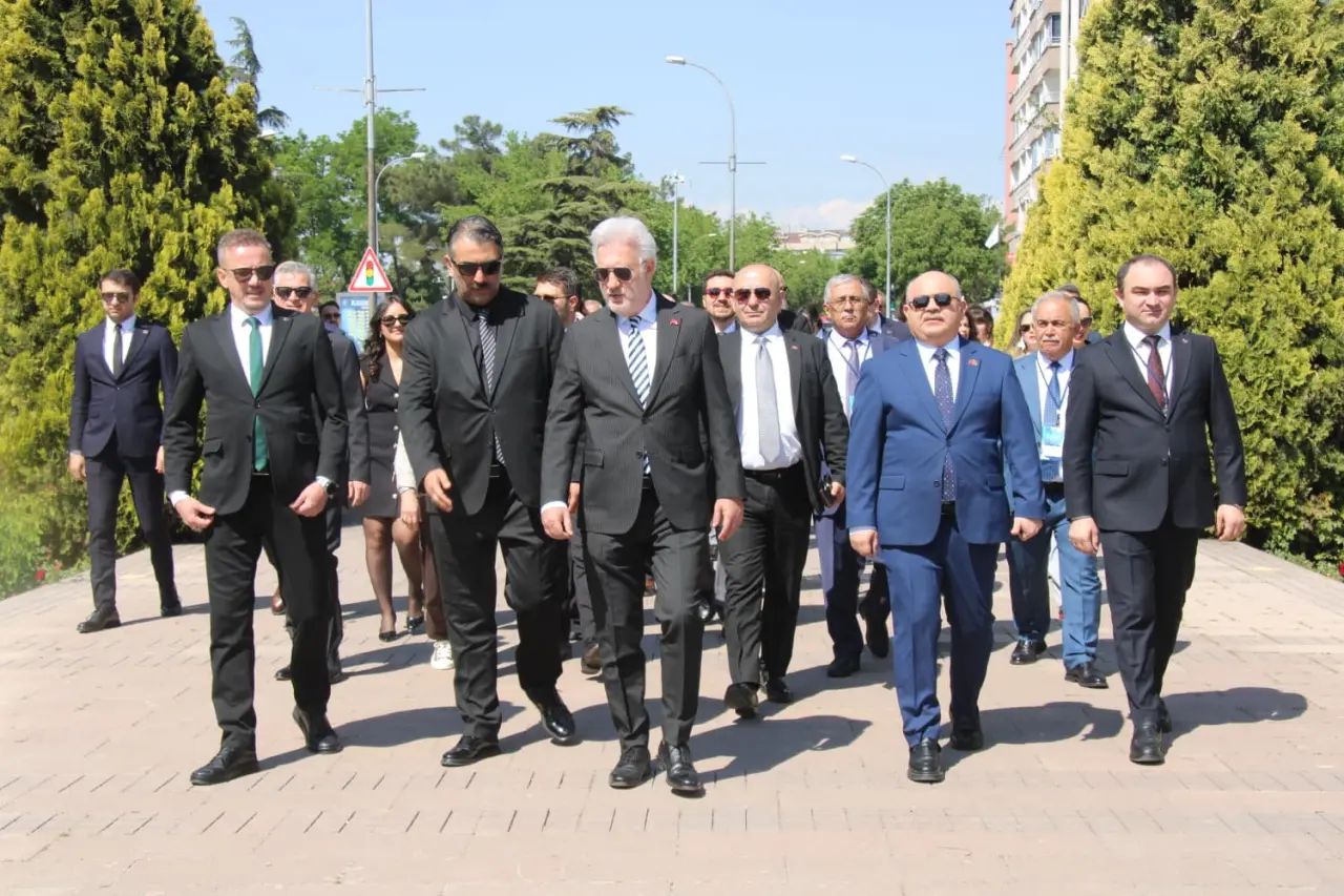 Karadağlı da katıldı! Tiyatro dünyasının gözü Konya’da 3