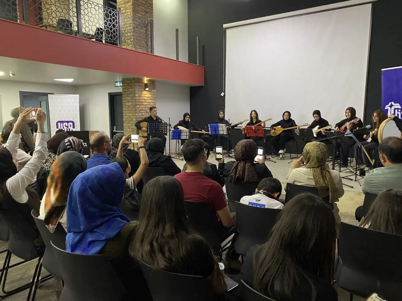 Konya’da gençler geçmişe dokundu! Hac Hatırası Sergisi yoğun ilgi gördü 7