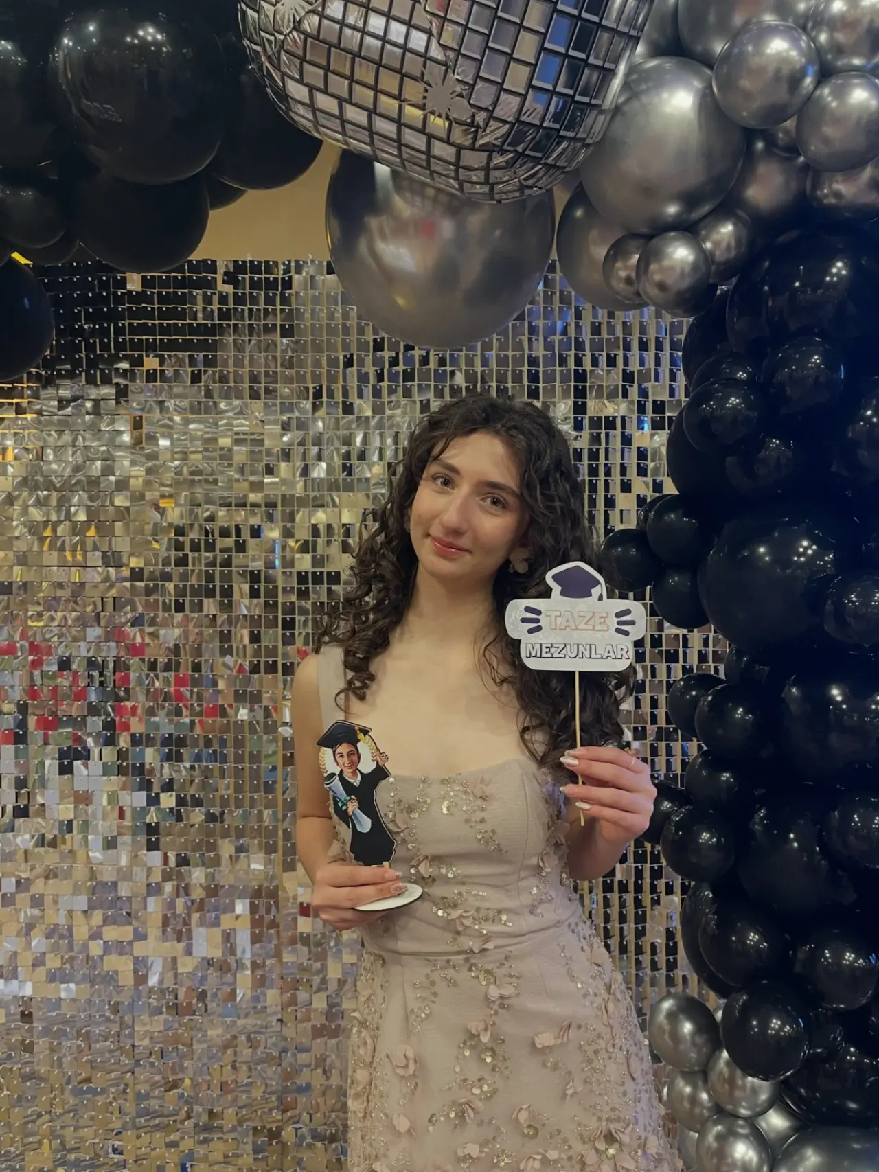 Baydar ailesinin mutlu günü! Elif Naz mezun oldu 3