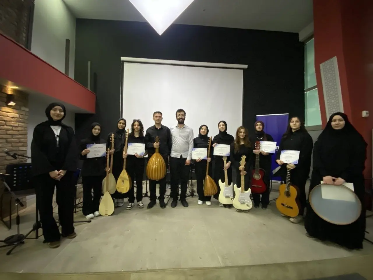 Konya’da gençler geçmişe dokundu! Hac Hatırası Sergisi yoğun ilgi gördü 8