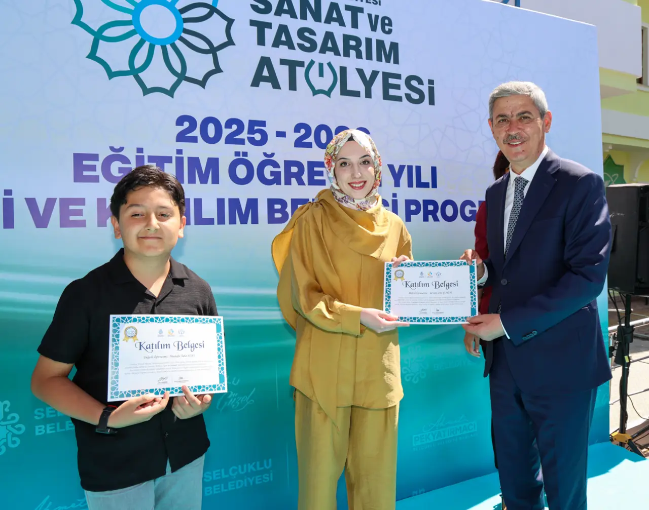 Konya’da genç yetenekler sahneye çıktı! Birbirinden özel eserler beğeni topladı 16