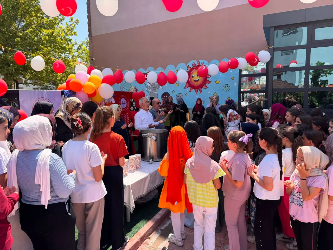 Konya'da aşure kazanı bu kez Kur'an kursunda kaynadı 2