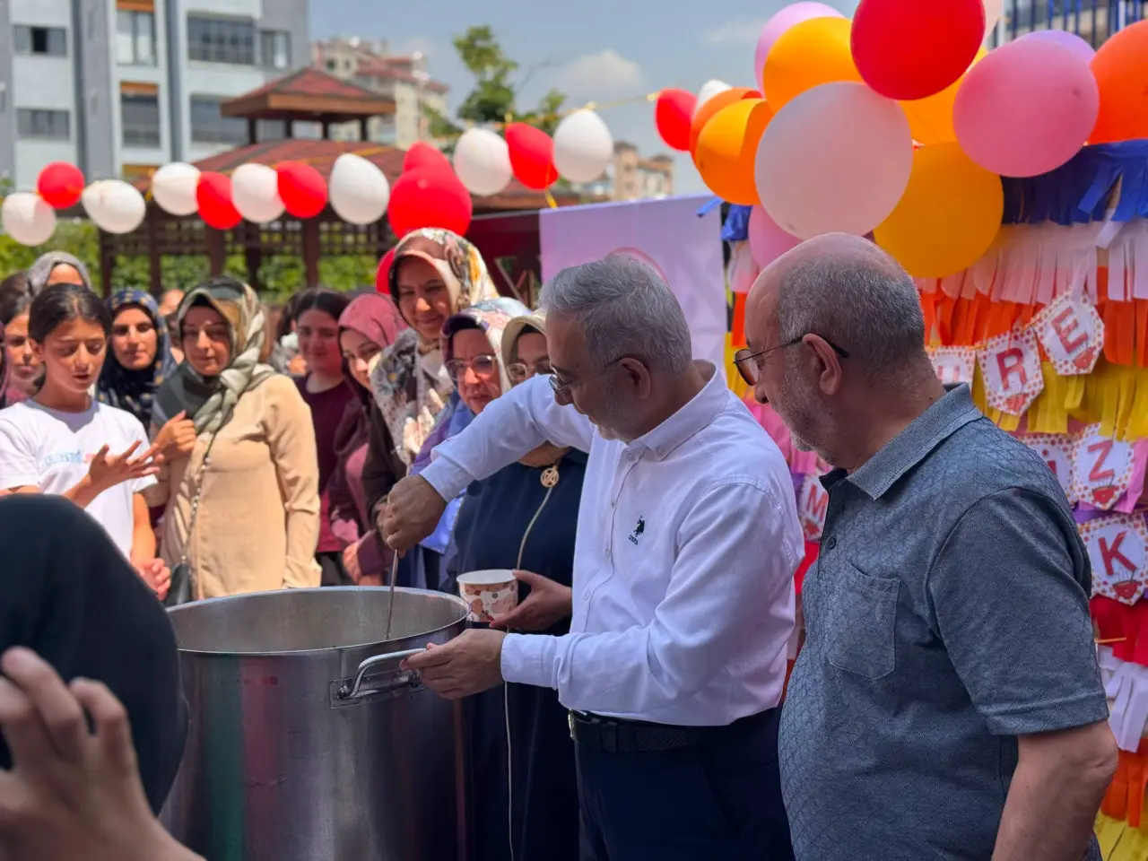 Konya'da aşure kazanı bu kez Kur'an kursunda kaynadı 1