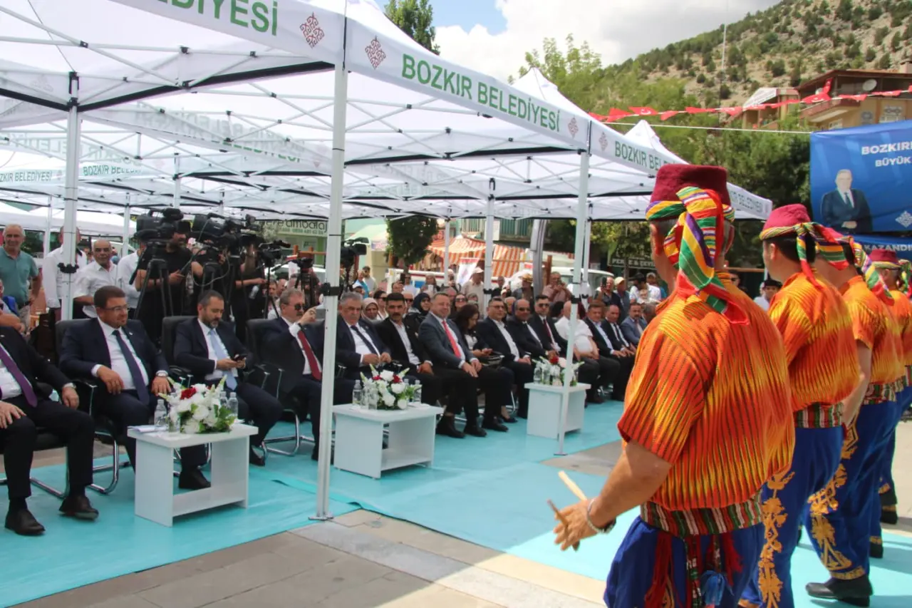 Konya'da konuşan Mustafa Destici: "Emekli maaşı 30 bin lira olmalı!" 11