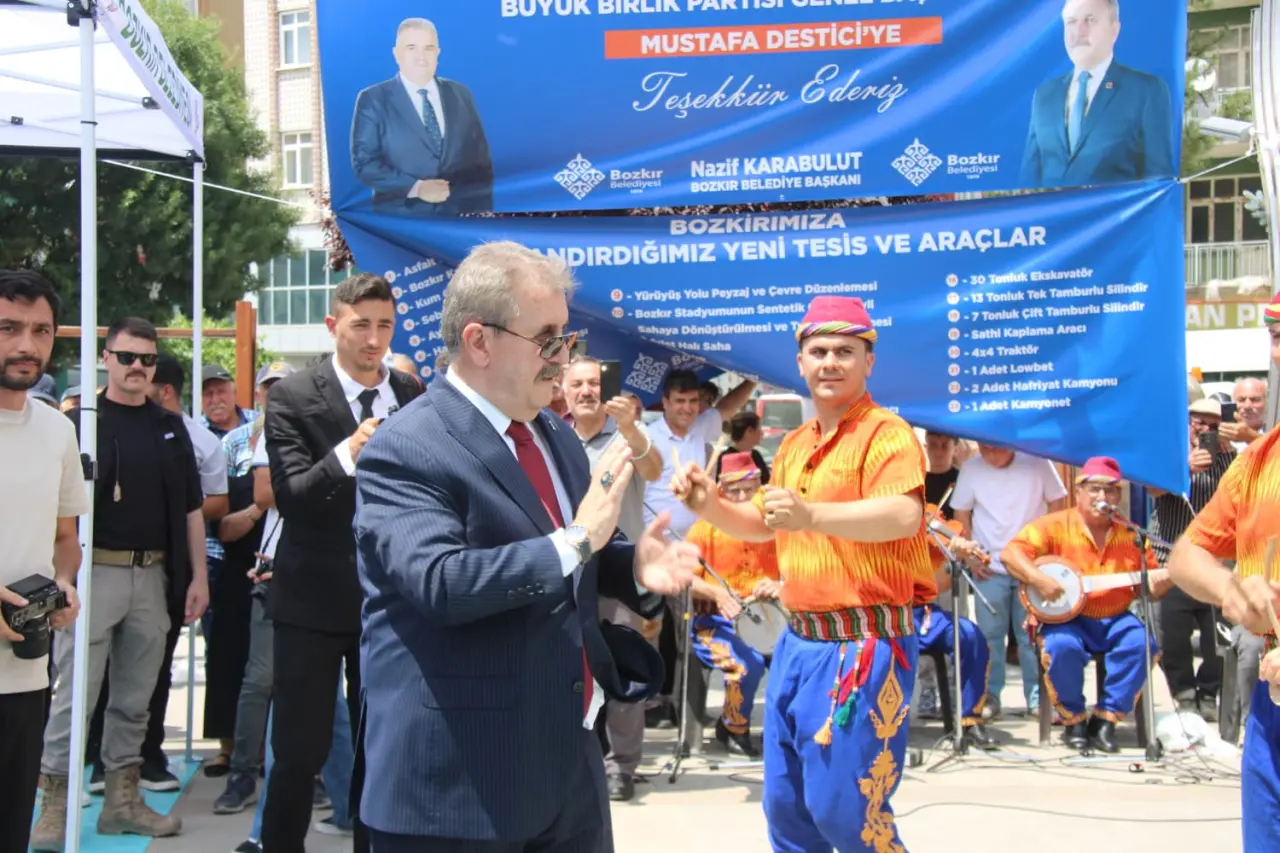 Konya'da konuşan Mustafa Destici: "Emekli maaşı 30 bin lira olmalı!" 8