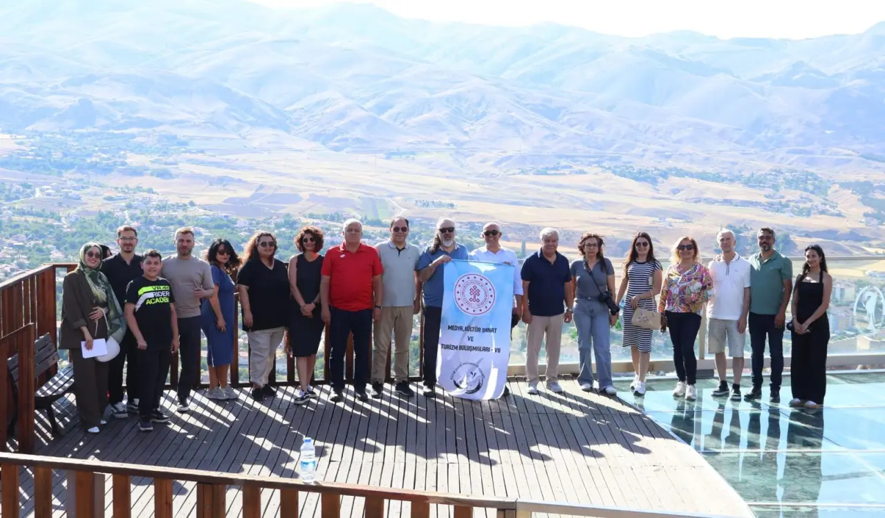 Sivas'a hayran kaldılar! Gazeteciler tarihi ve doğal güzellikleri tek tek gezdiler 4
